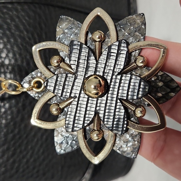 FREE With Purchase - Picture 3 of 7